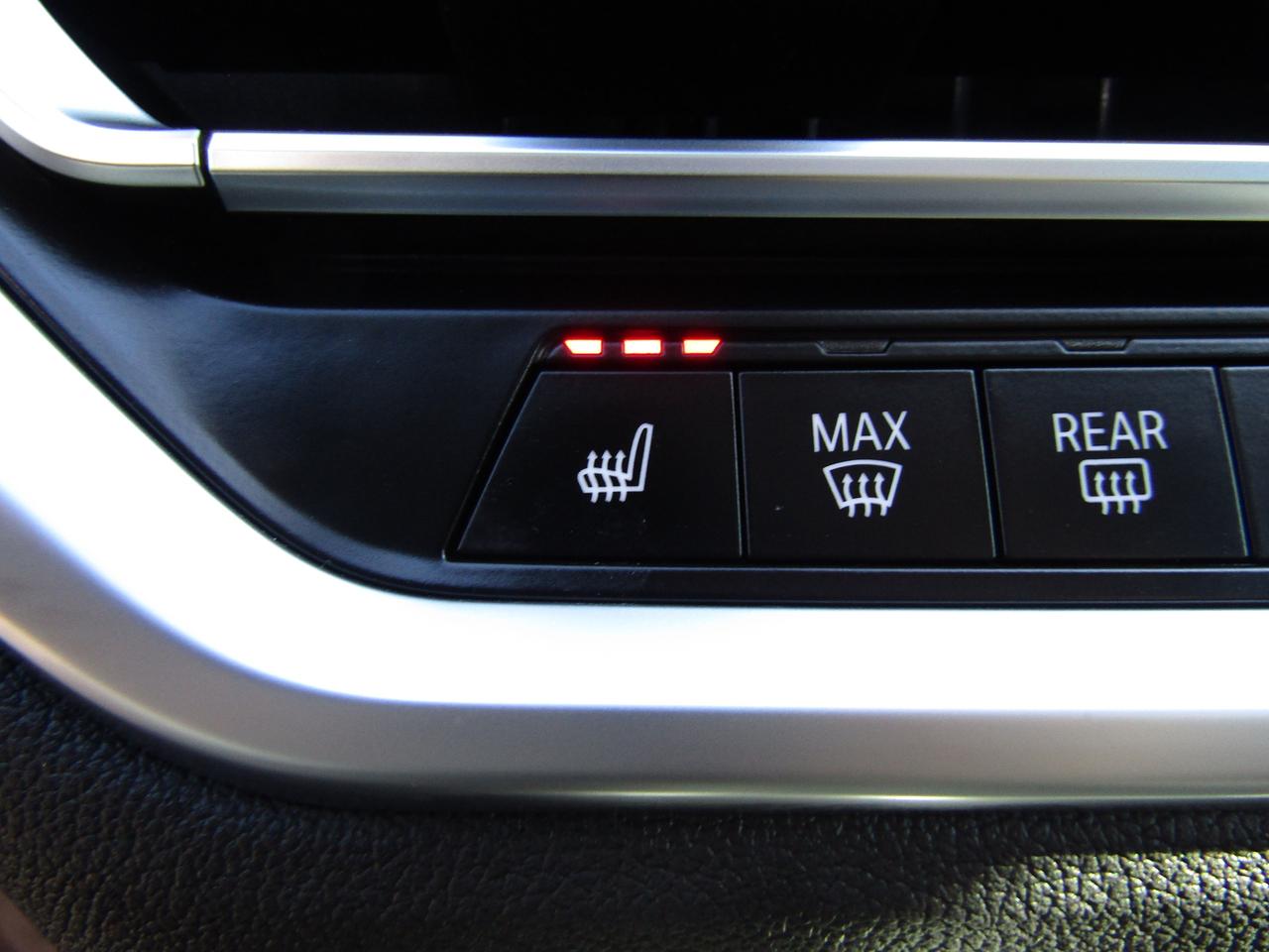 2019 BMW 3-Series 330i, xDrive, Navi, Sunroof, Camera, Leather, Memory, *Certified* Photo