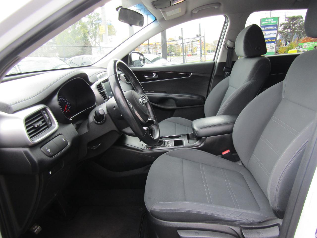 2019 Kia Sorento LX, AWD, Camera, Push To Start, Bluetooth, Alloy, *Certified* Photo