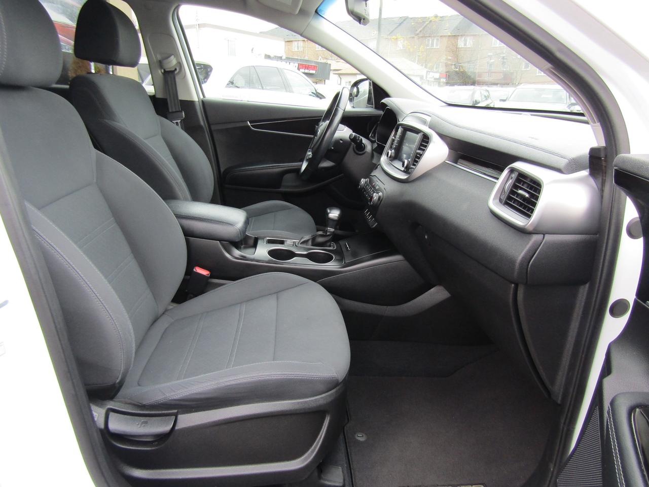 2019 Kia Sorento LX, AWD, Camera, Push To Start, Bluetooth, Alloy, *Certified* Photo