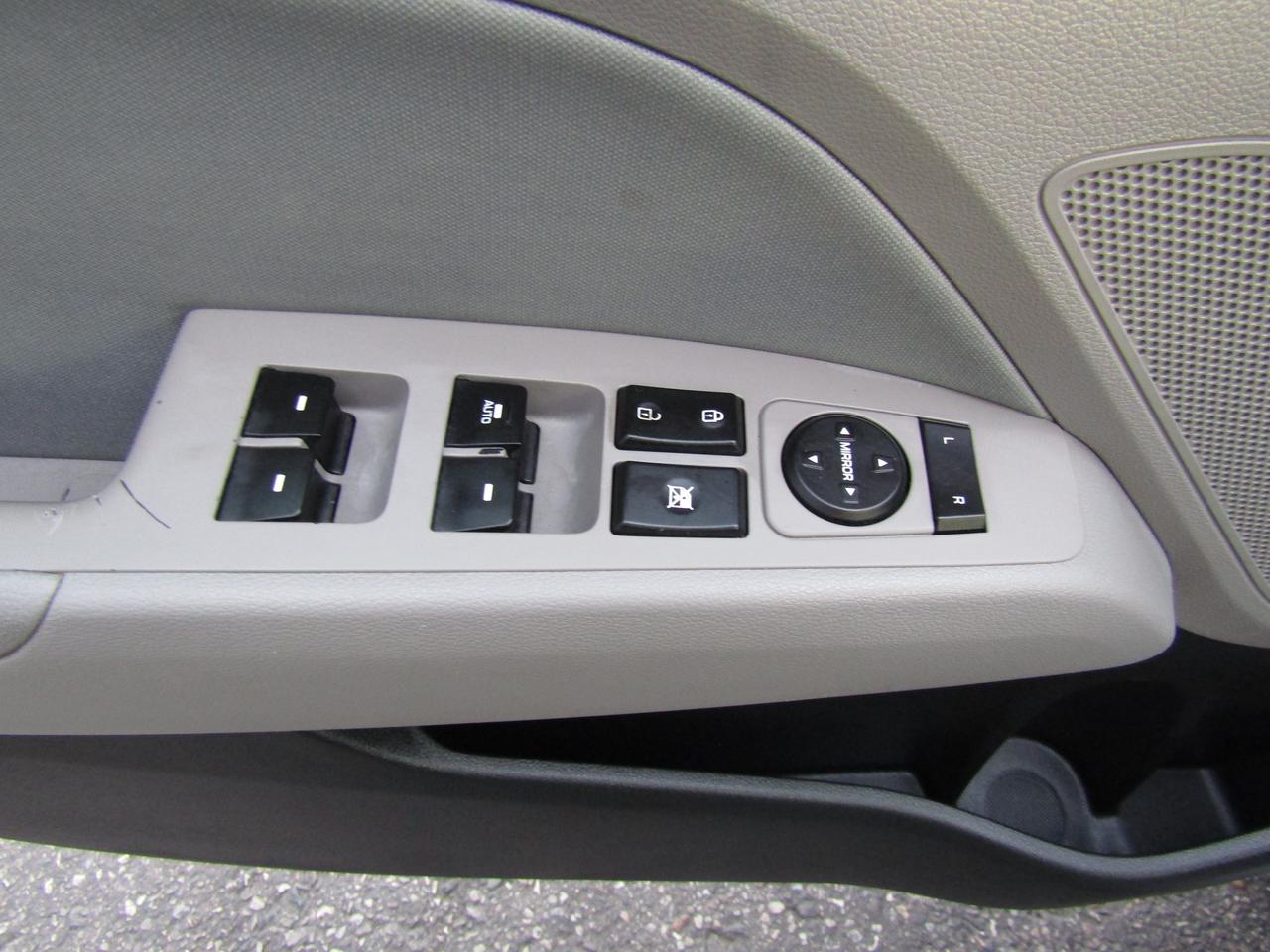 2017 Hyundai Elantra GL, Camera, Blind Spot, Alloy, Bluetooth, *Certified* Photo