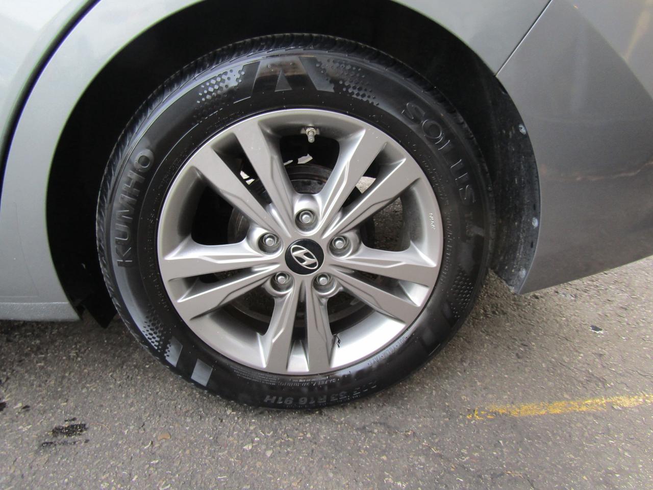 2017 Hyundai Elantra GL, Camera, Blind Spot, Alloy, Bluetooth, *Certified* Photo