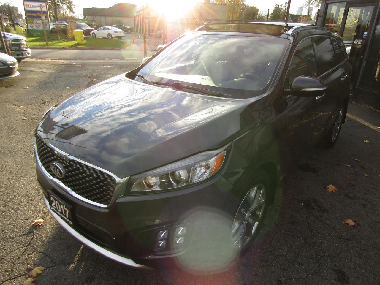 2017 Kia Sorento SX, Navi, AWD, Pano, Camera, Blind Spot, Leather, Alloy, *Certified* Photo2