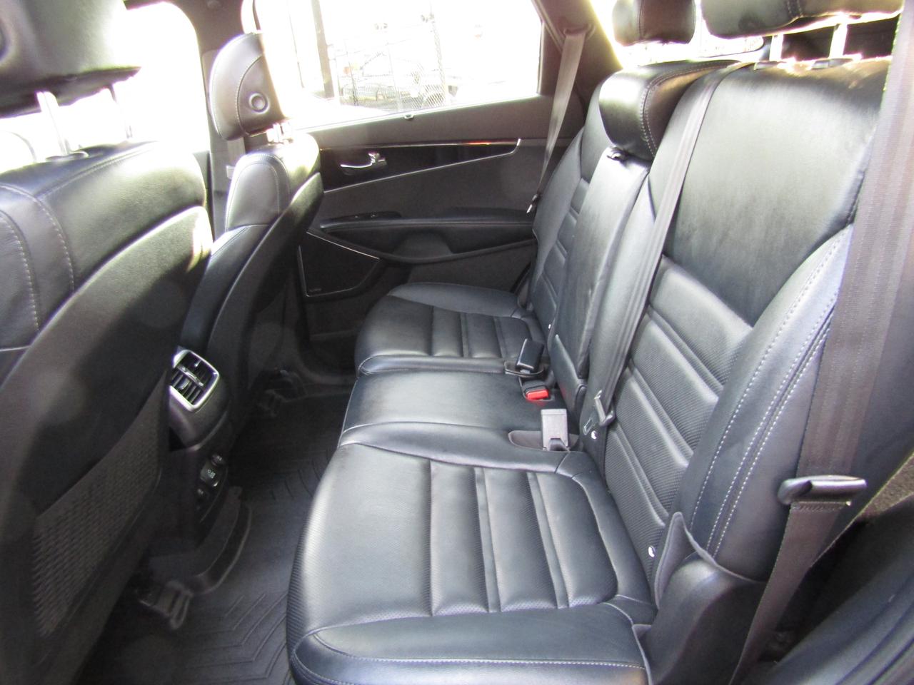 2017 Kia Sorento SX, Navi, AWD, Pano, Camera, Blind Spot, Leather, Alloy, *Certified* Photo