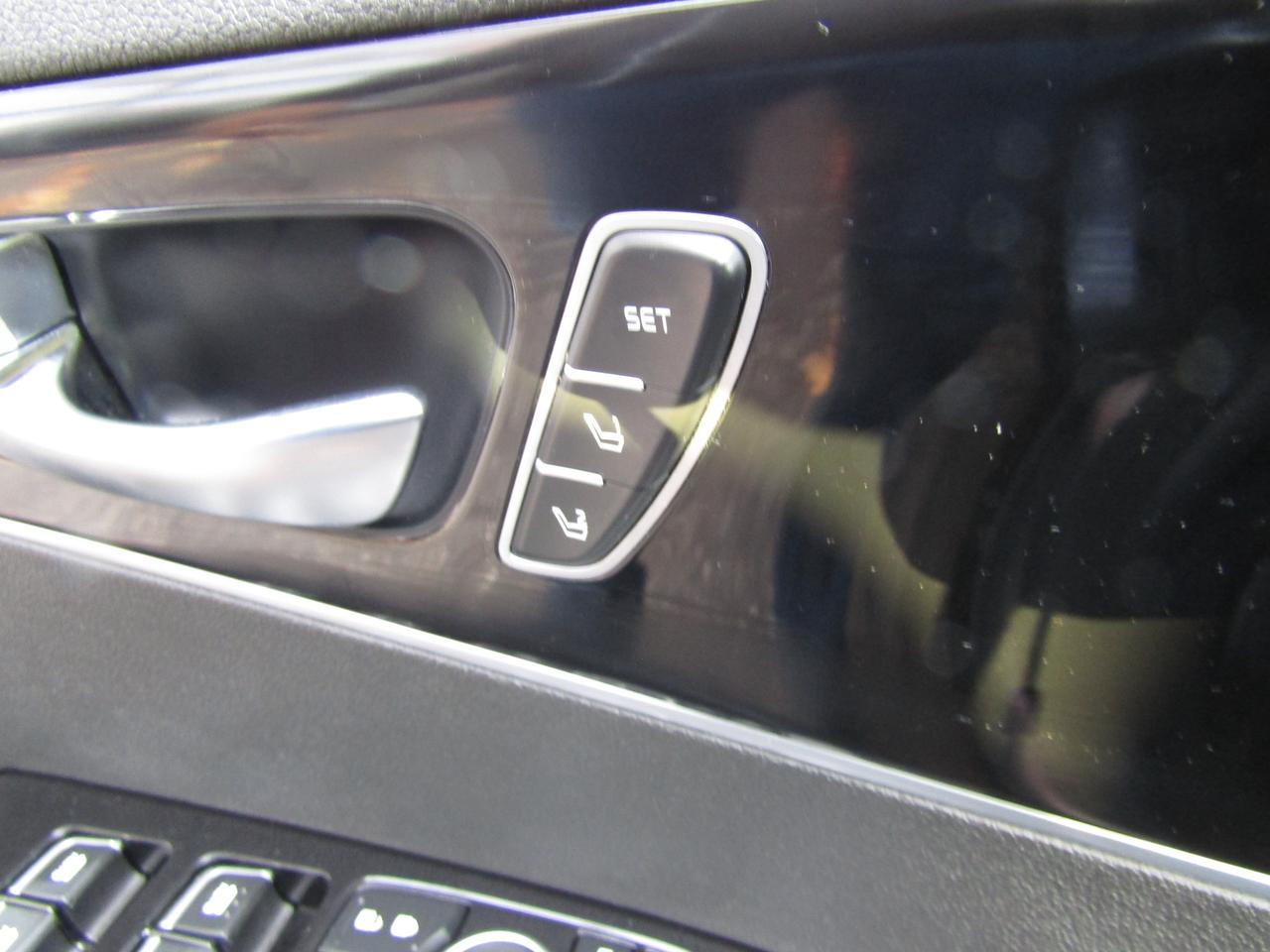 2017 Kia Sorento SX, Navi, AWD, Pano, Camera, Blind Spot, Leather, Alloy, *Certified* Photo