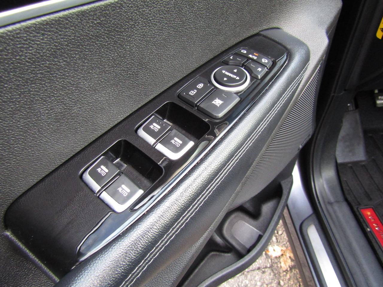 2017 Kia Sorento SX, Navi, AWD, Pano, Camera, Blind Spot, Leather, Alloy, *Certified* Photo