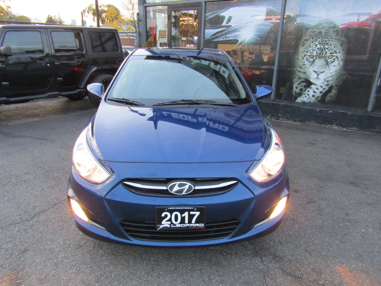 2017 Hyundai Accent SE, Sunroof, Bluetooth, Heated Seats, *Certified* Photo5