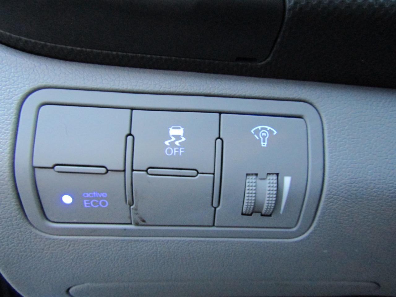 2017 Hyundai Accent SE, Sunroof, Bluetooth, Heated Seats, *Certified* Photo