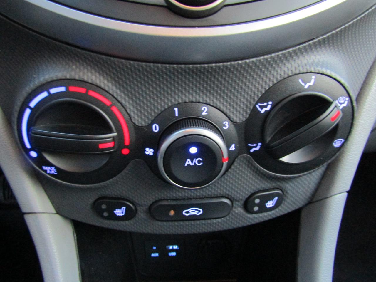 2017 Hyundai Accent SE, Sunroof, Bluetooth, Heated Seats, *Certified* Photo