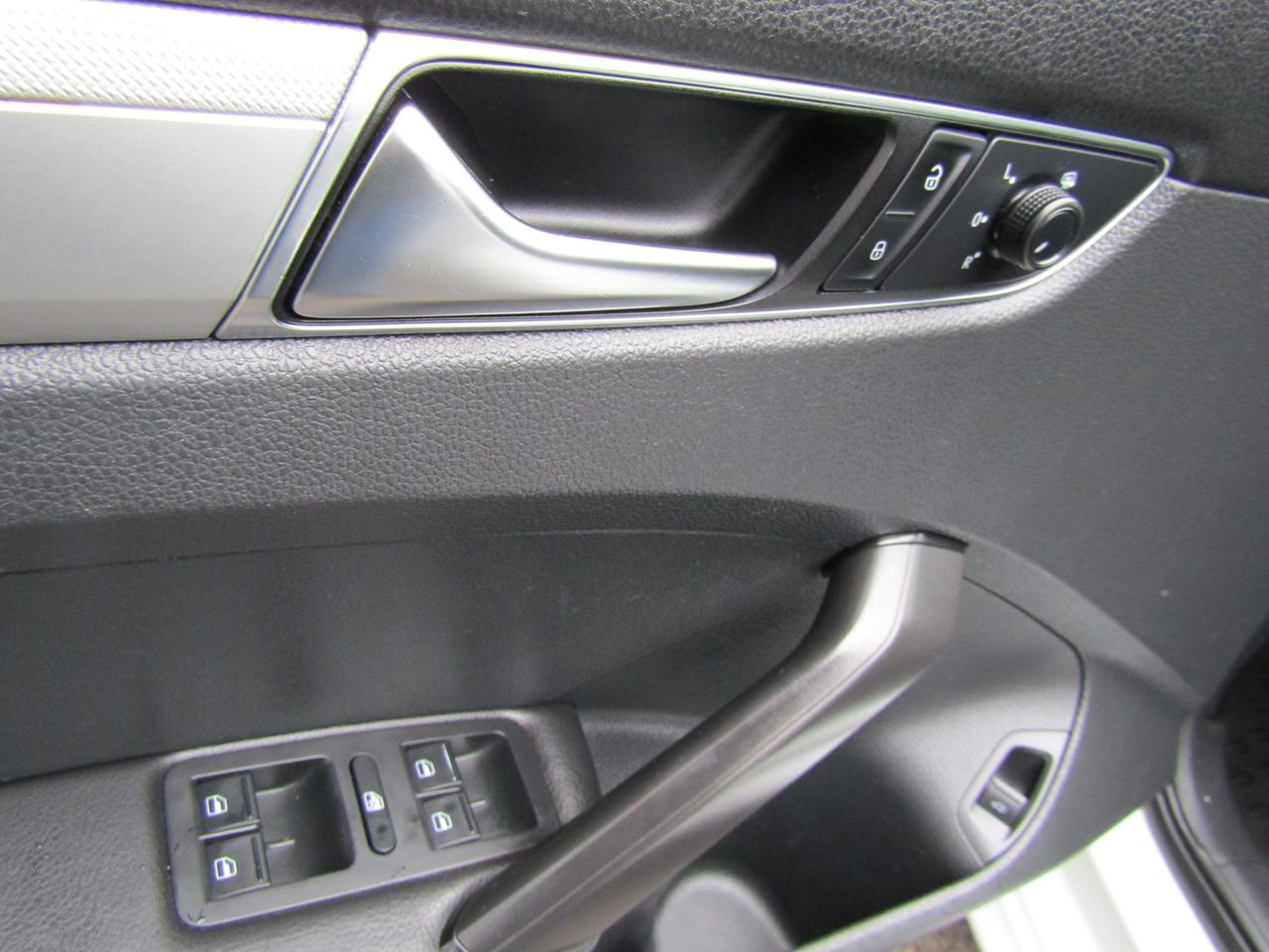 2018 Volkswagen Passat S, Heated Seats, Keyless, Camera, Bluetooth, *Certified* Photo