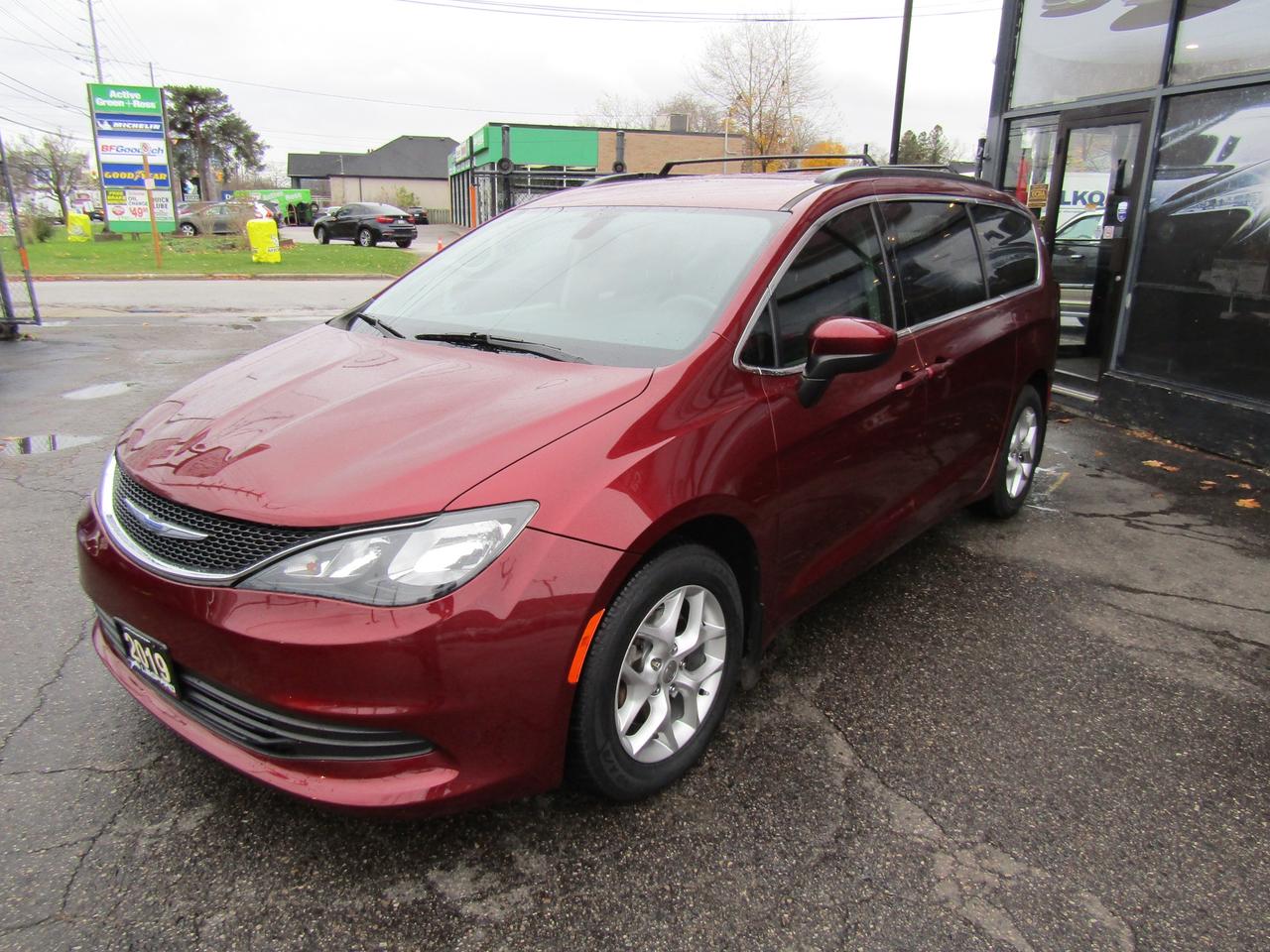 2019 Chrysler Pacifica Touring, 7 Pass, Navi, Camera, DVD, Blind Spot, *Certified* Photo2