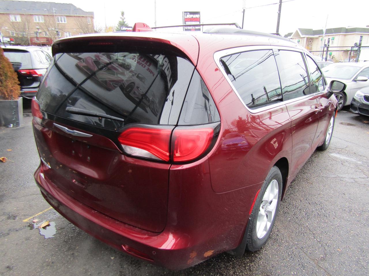 2019 Chrysler Pacifica Touring, 7 Pass, Navi, Camera, DVD, Blind Spot, *Certified* Photo