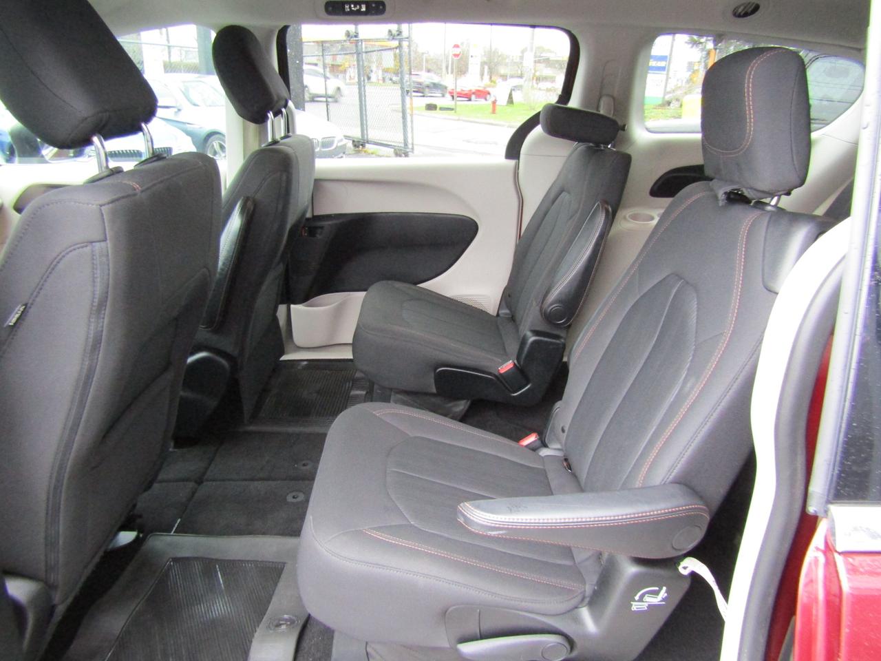 2019 Chrysler Pacifica Touring, 7 Pass, Navi, Camera, DVD, Blind Spot, *Certified* Photo