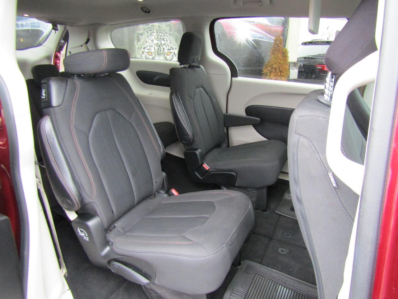 2019 Chrysler Pacifica Touring, 7 Pass, Navi, Camera, DVD, Blind Spot, *Certified* Photo