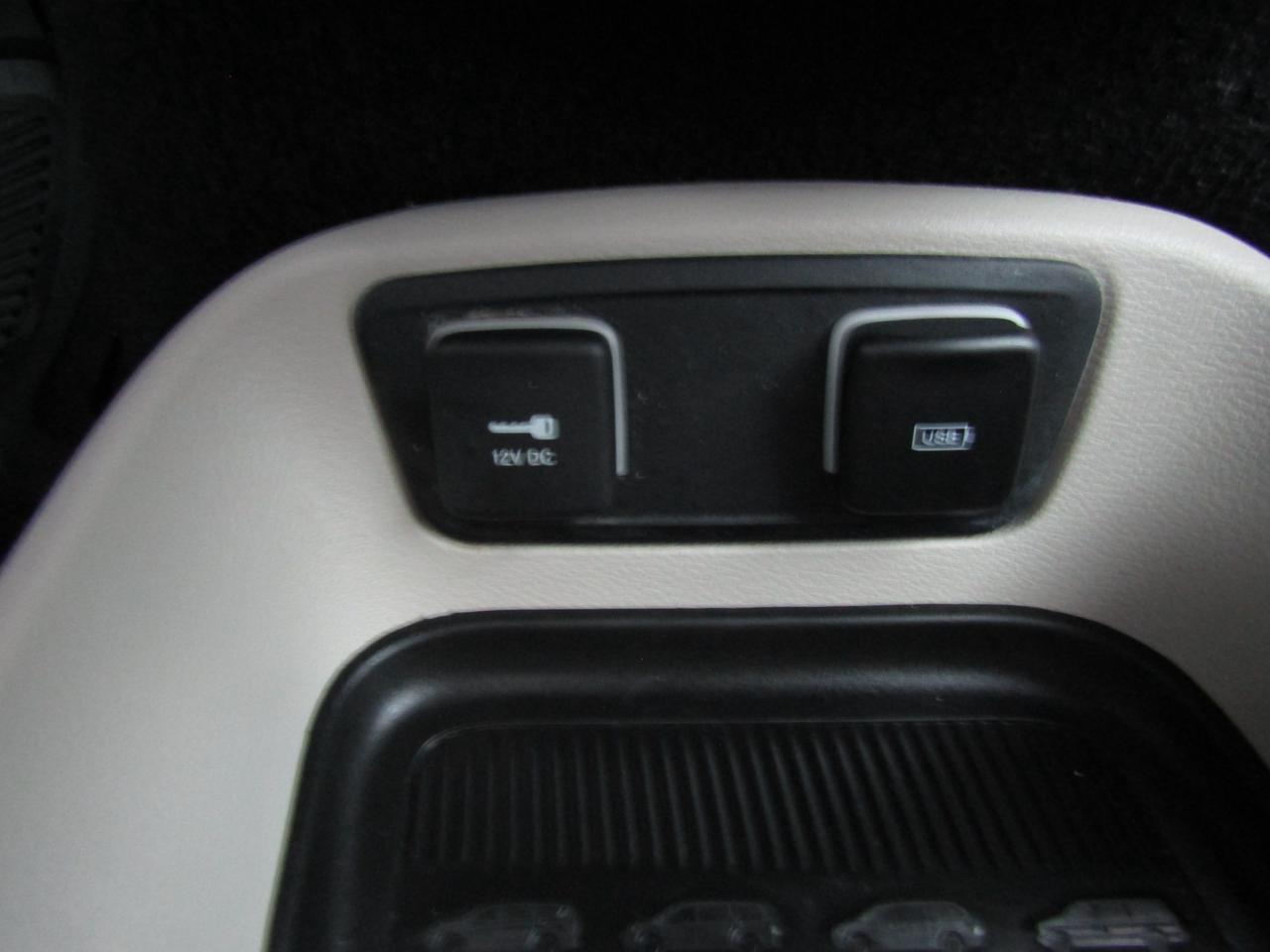 2019 Chrysler Pacifica Touring, 7 Pass, Navi, Camera, DVD, Blind Spot, *Certified* Photo