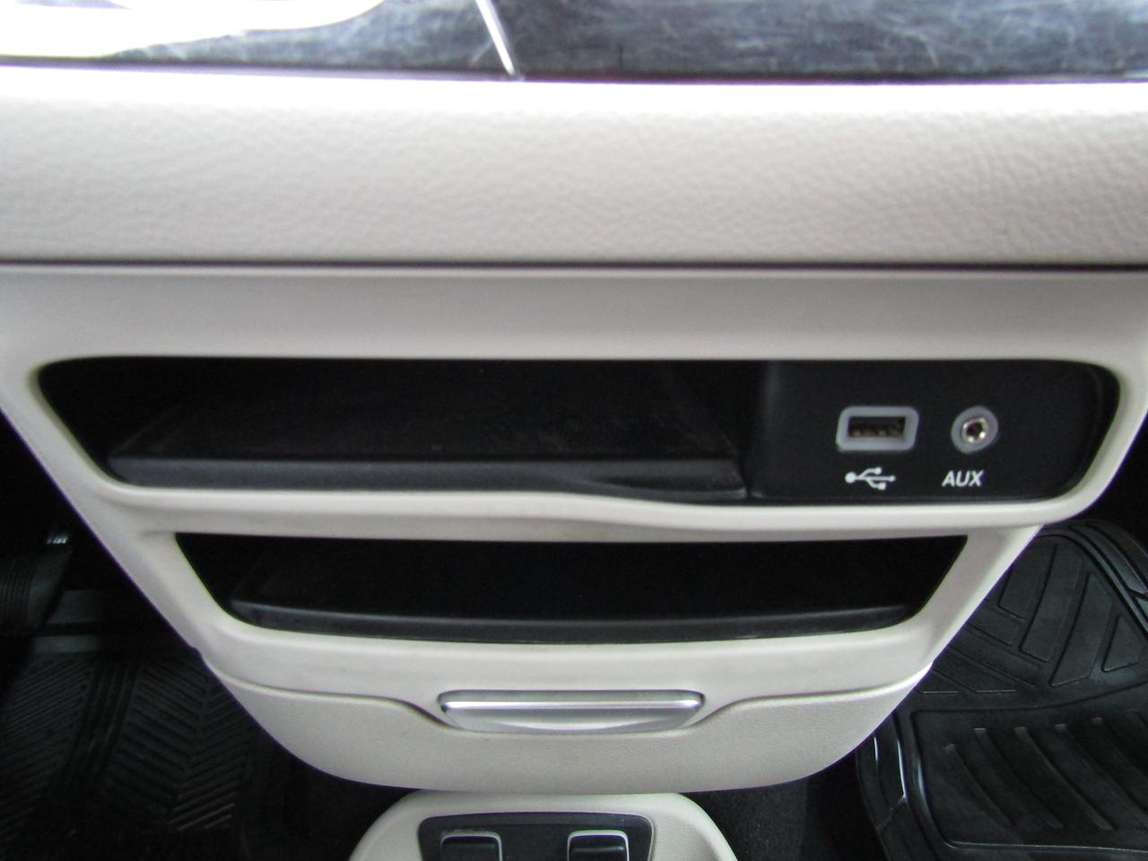 2019 Chrysler Pacifica Touring, 7 Pass, Navi, Camera, DVD, Blind Spot, *Certified* Photo