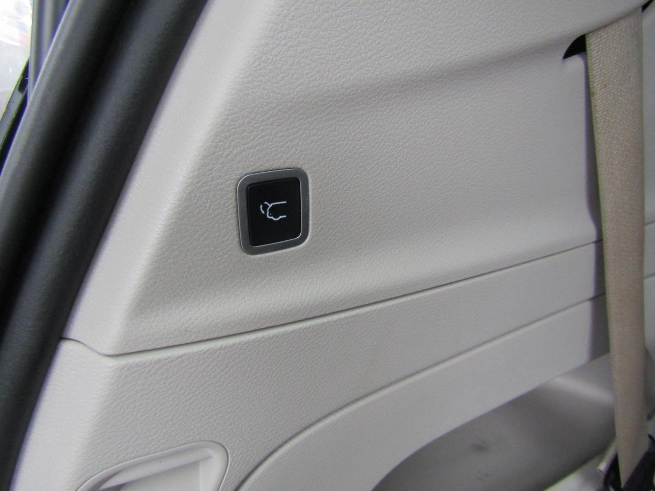 2019 Chrysler Pacifica Touring, 7 Pass, Navi, Camera, DVD, Blind Spot, *Certified* Photo