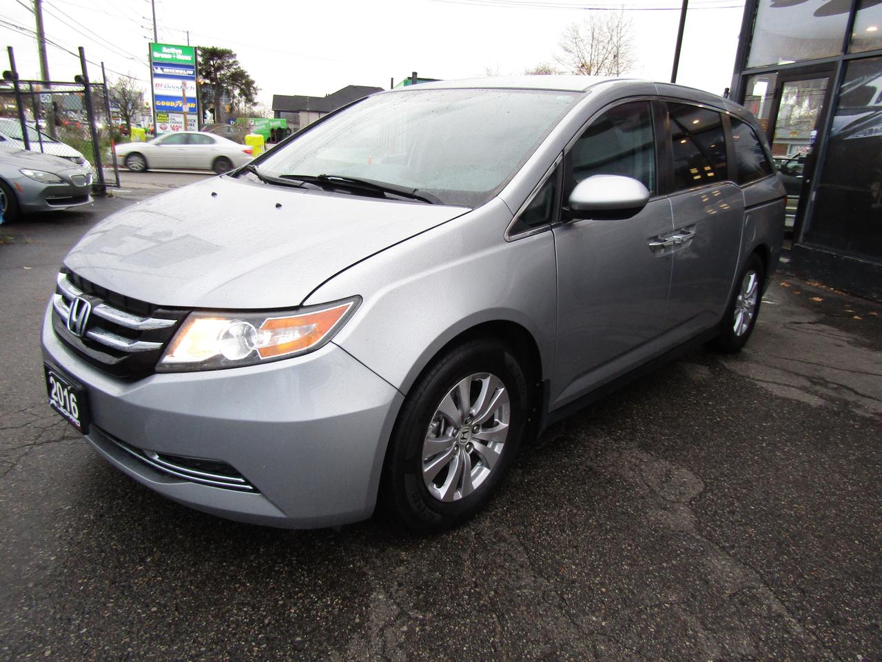 2016 Honda Odyssey EX, 8 Pass, Camera, DVD, Pwr Seats&Sliding Doors, *Certified* Photo2