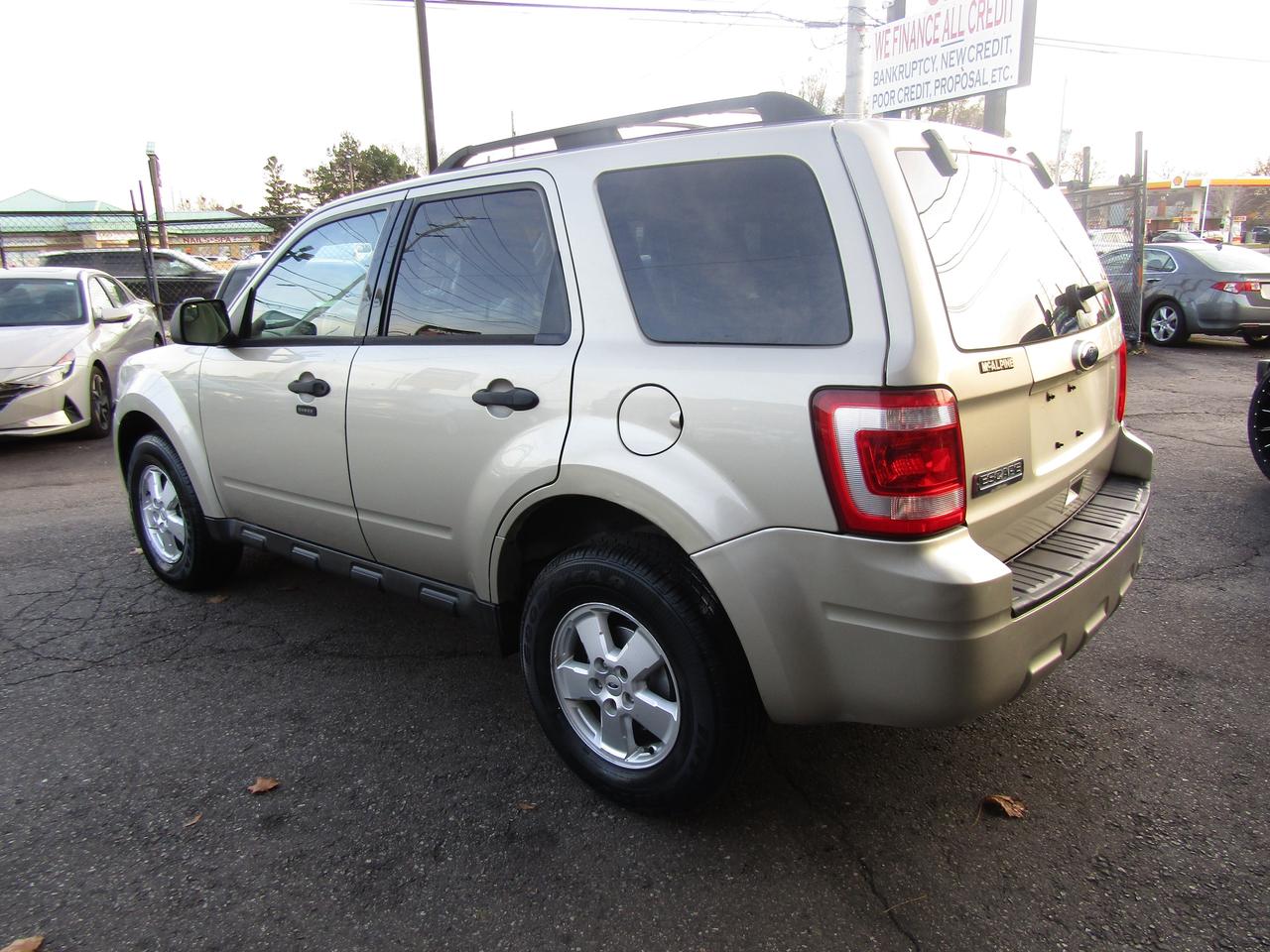 2010 Ford Escape LT, Cruise Ctrl, Automatic Trans, Alloy, *Certified* Photo4