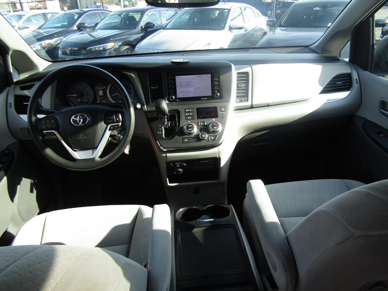 2018 Toyota Sienna LE, 8Pass, Camera, Pwr Sliding Door, Alloy *Certified* Photo