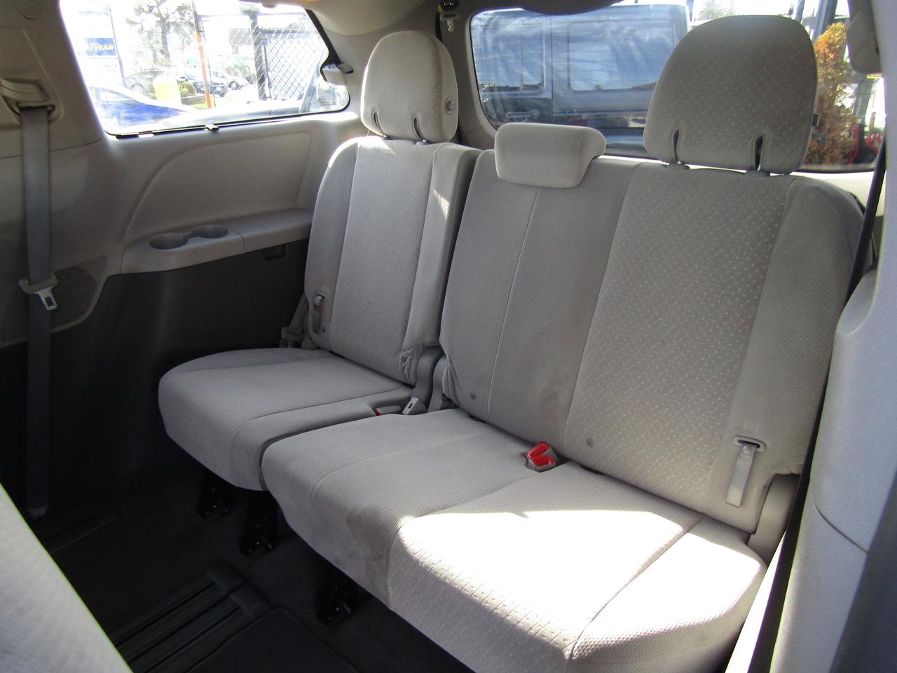 2018 Toyota Sienna LE, 8Pass, Camera, Pwr Sliding Door, Alloy *Certified* Photo