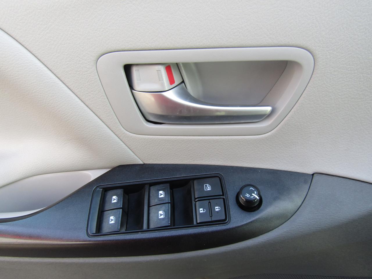 2018 Toyota Sienna LE, 8Pass, Camera, Pwr Sliding Door, Alloy *Certified* Photo