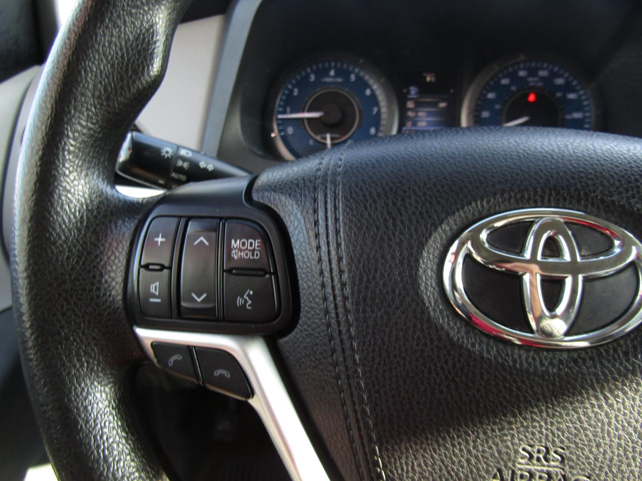 2018 Toyota Sienna LE, 8Pass, Camera, Pwr Sliding Door, Alloy *Certified* Photo