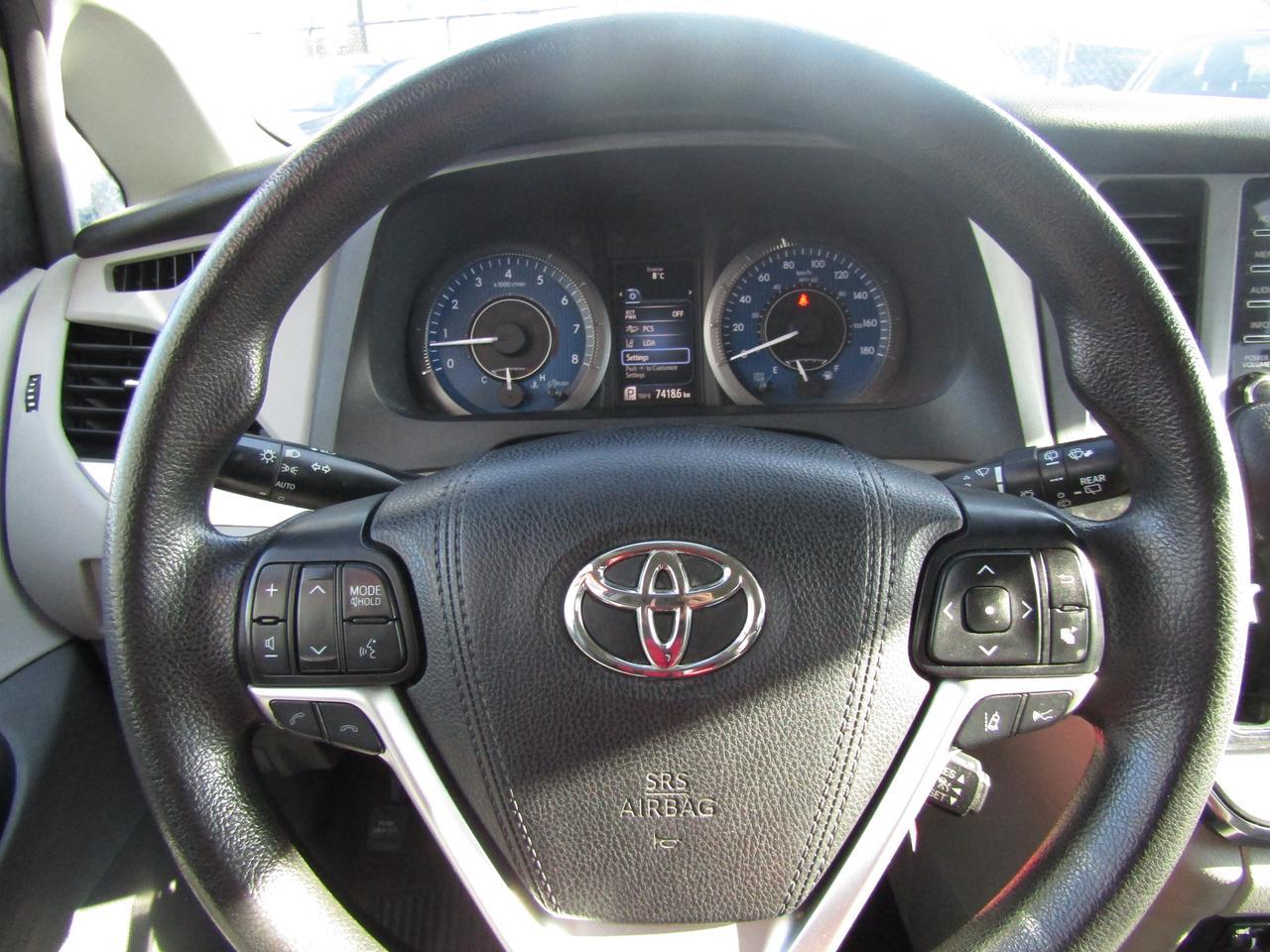 2018 Toyota Sienna LE, 8Pass, Camera, Pwr Sliding Door, Alloy *Certified* Photo