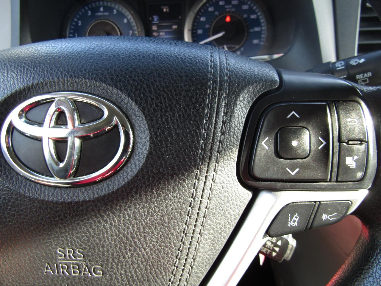 2018 Toyota Sienna LE, 8Pass, Camera, Pwr Sliding Door, Alloy *Certified* Photo