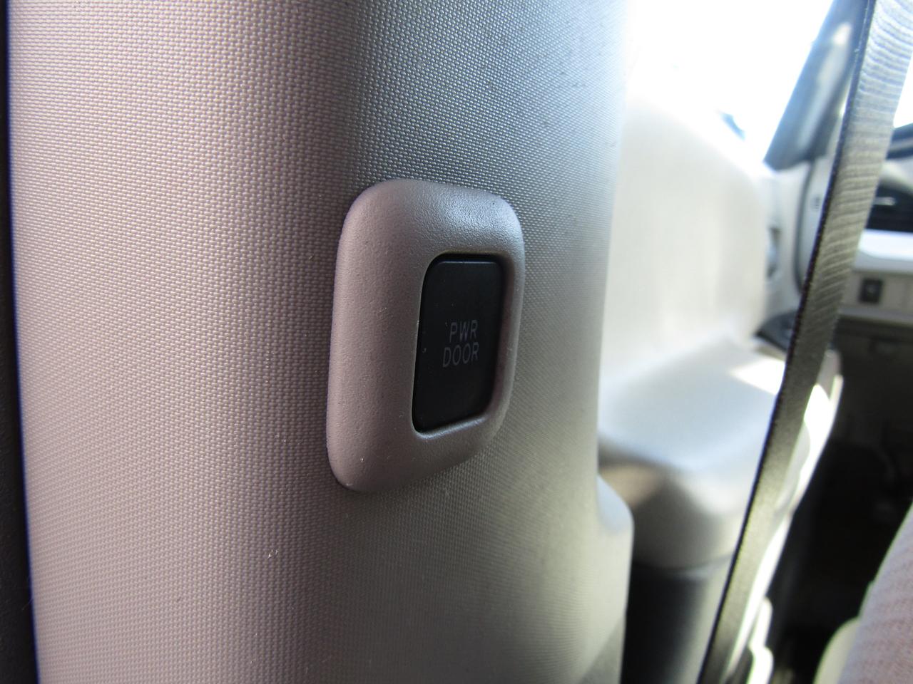 2018 Toyota Sienna LE, 8Pass, Camera, Pwr Sliding Door, Alloy *Certified* Photo