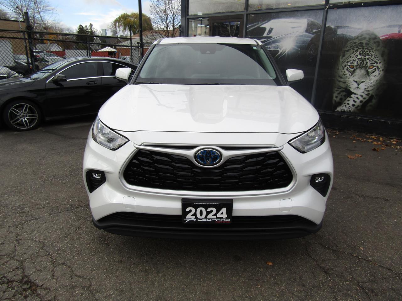 2024 Toyota Highlander Hybrid LE, Hybrid, AWD, Automatic Trunk, 7 PASS, Sunroof, Camera, *Certified* Photo