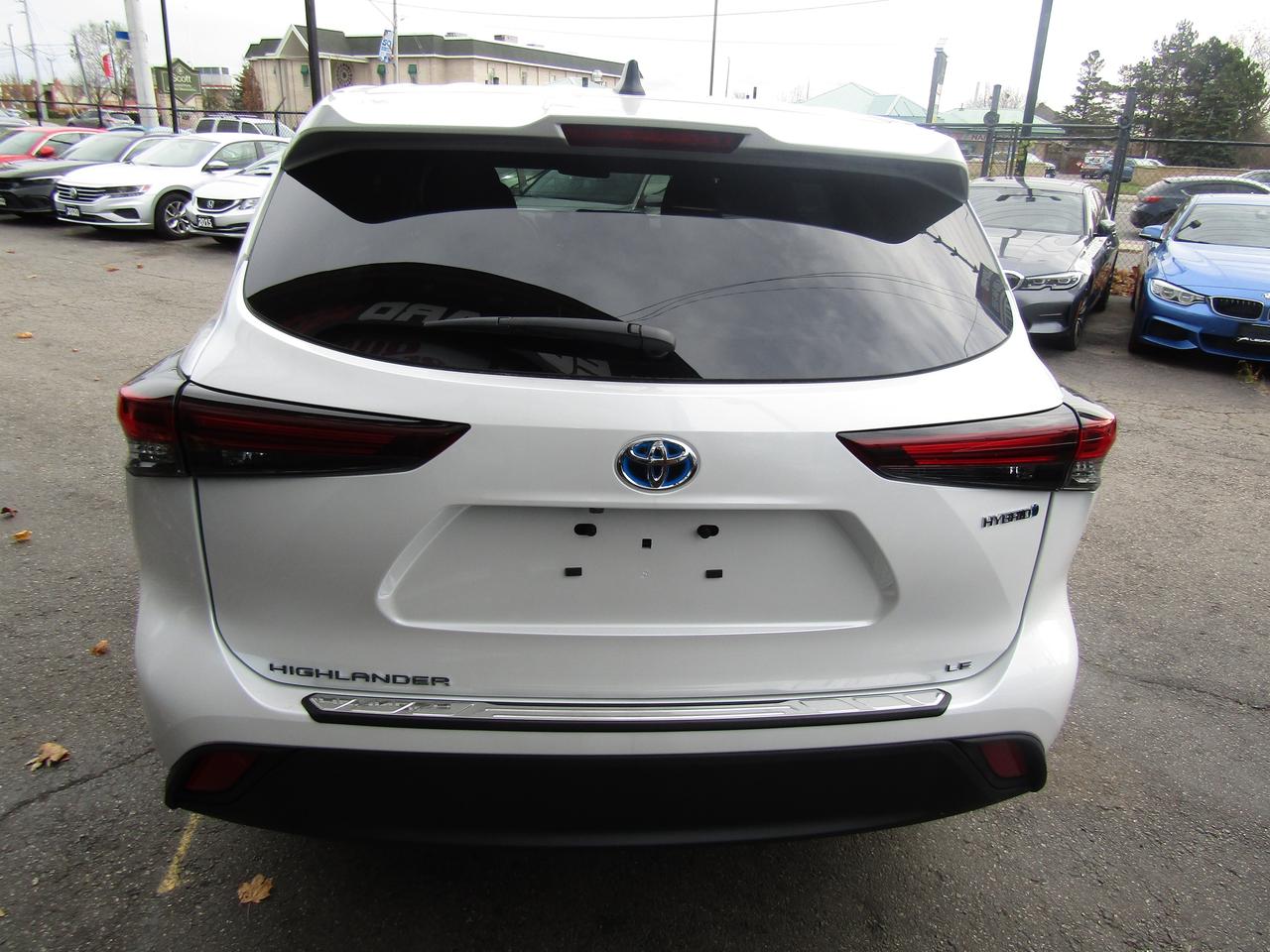 2024 Toyota Highlander Hybrid LE, Hybrid, AWD, Automatic Trunk, 7 PASS, Sunroof, Camera, *Certified* Photo