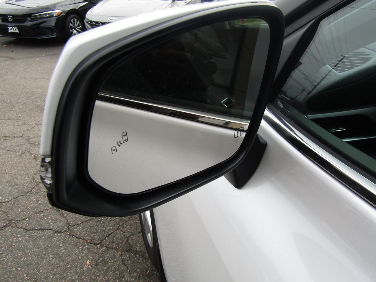 2024 Toyota Highlander Hybrid LE, Hybrid, AWD, Automatic Trunk, 7 PASS, Sunroof, Camera, *Certified* Photo