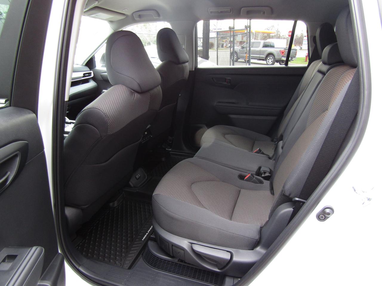 2024 Toyota Highlander Hybrid LE, Hybrid, AWD, Automatic Trunk, 7 PASS, Sunroof, Camera, *Certified* Photo