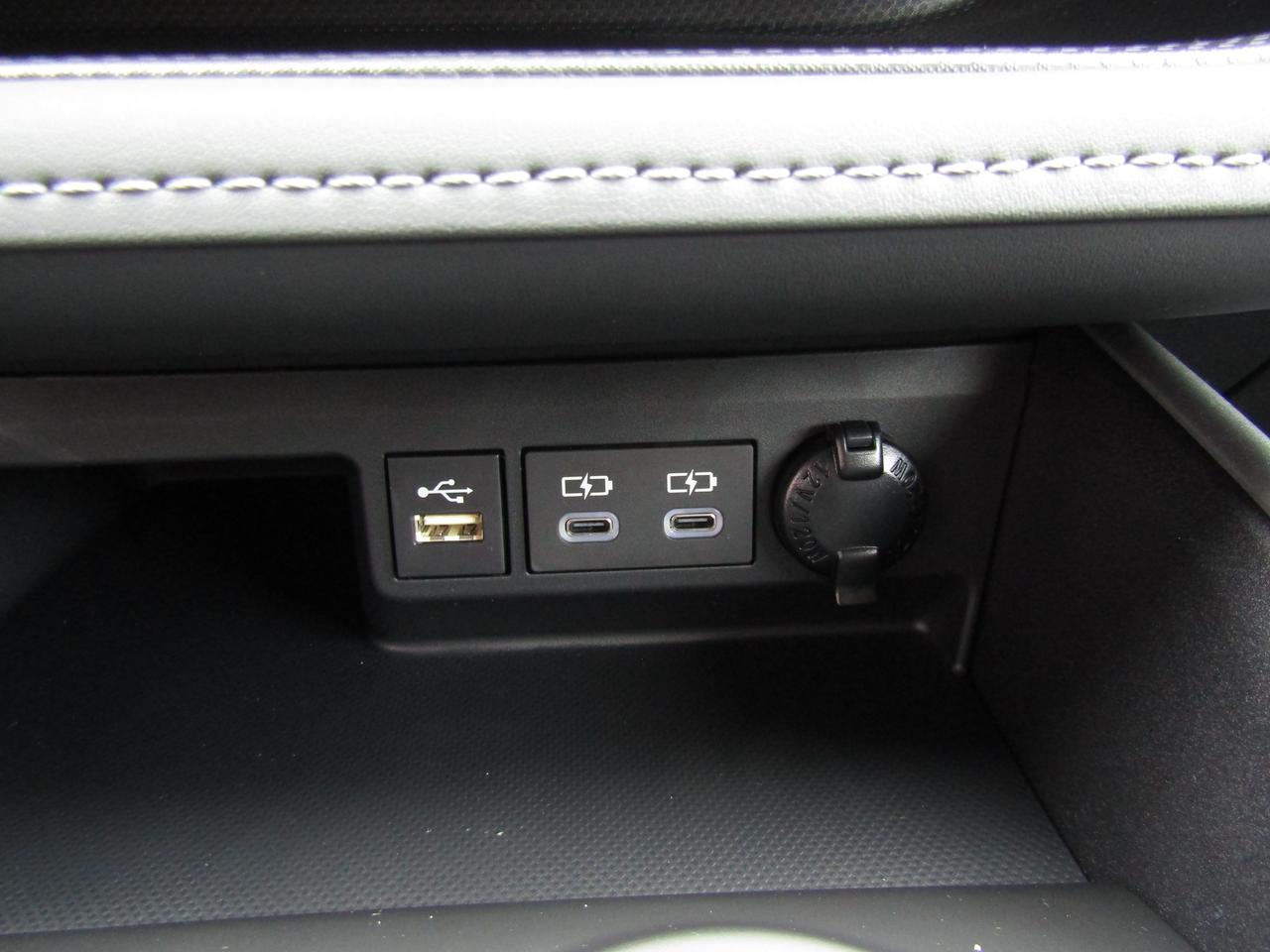 2024 Toyota Highlander Hybrid LE, Hybrid, AWD, Automatic Trunk, 7 PASS, Sunroof, Camera, *Certified* Photo