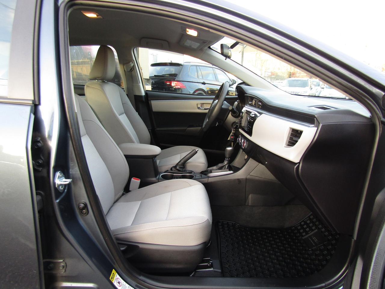 2016 Toyota Corolla LE, Camera, Heated Seats, Bluetooth, *Low KM*Certified* Photo