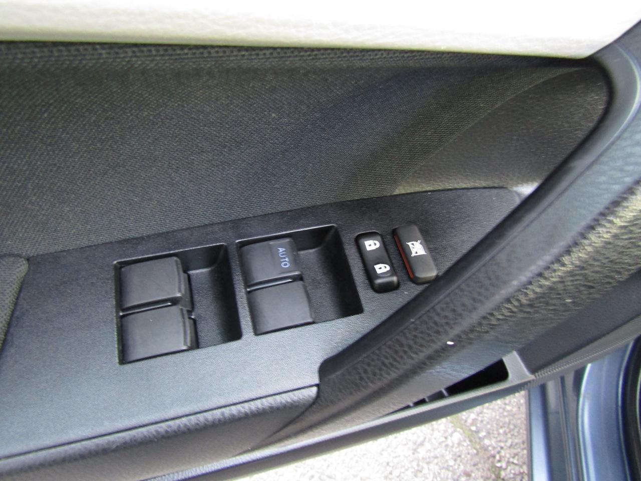 2016 Toyota Corolla LE, Camera, Heated Seats, Bluetooth, *Low KM*Certified* Photo