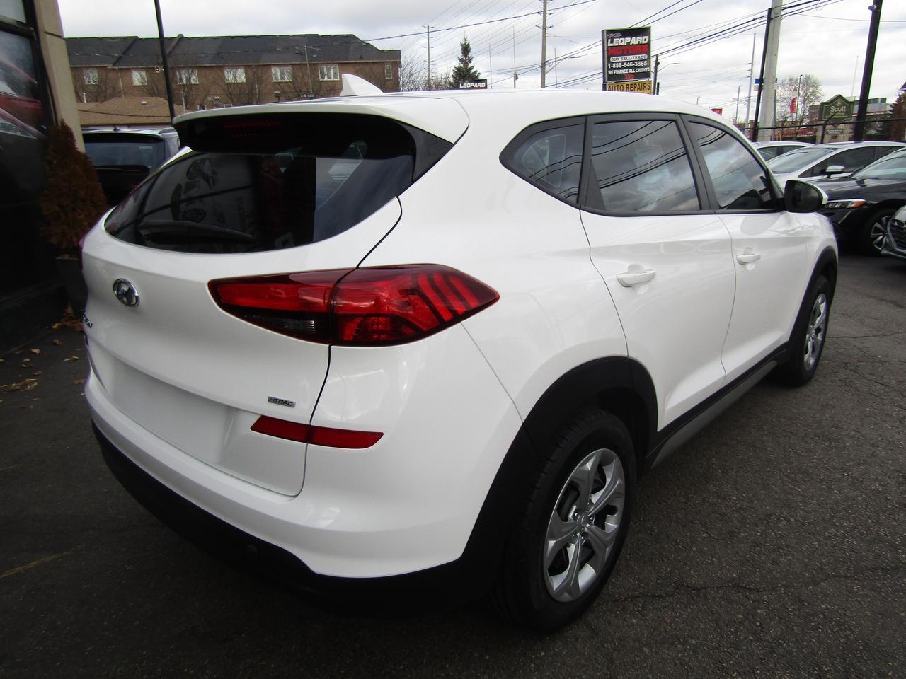 2019 Hyundai Tucson SE, Awd, Camera, Lane Assist, Alloy, *Certified* Photo