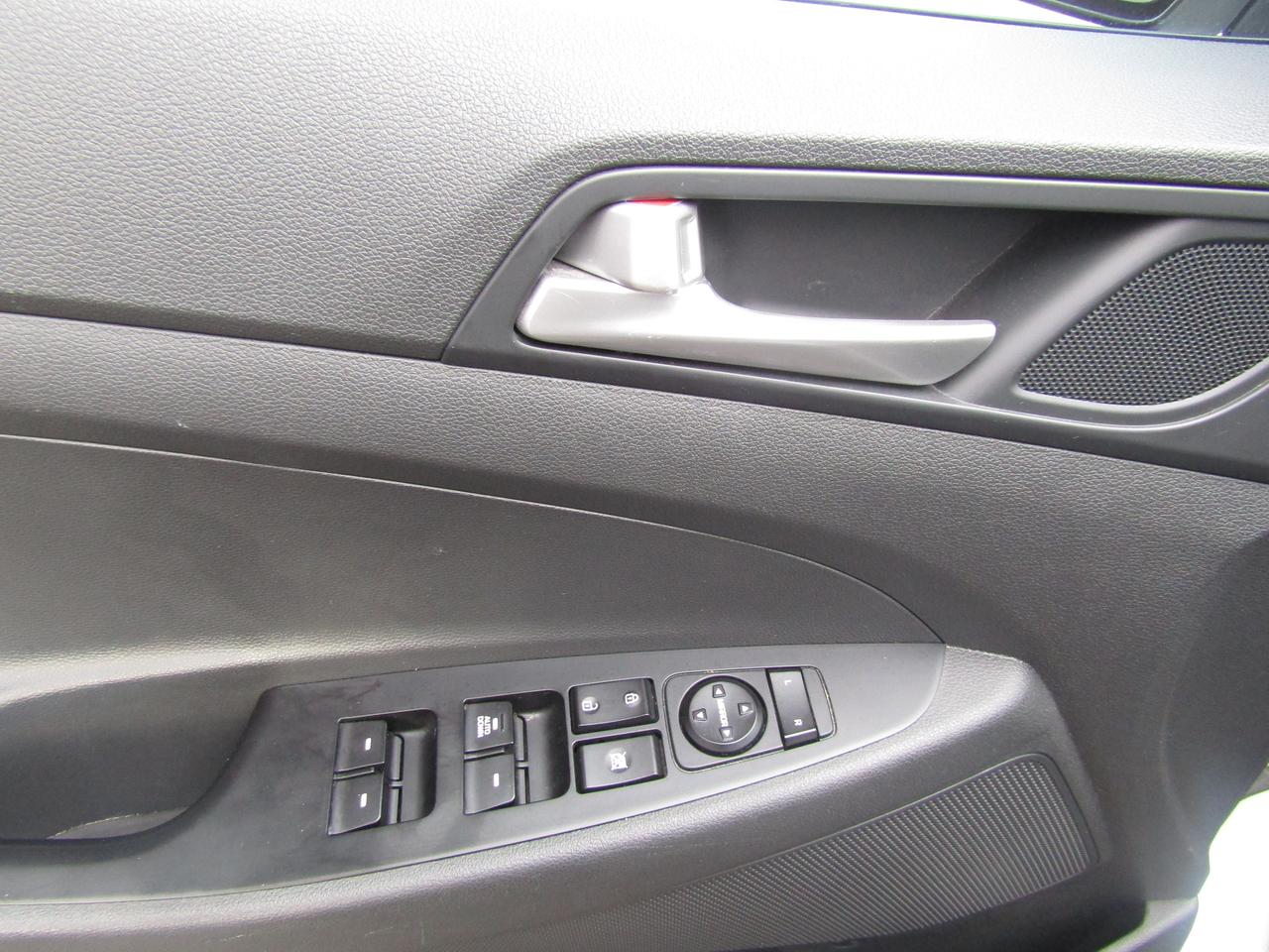 2019 Hyundai Tucson SE, Awd, Camera, Lane Assist, Alloy, *Certified* Photo