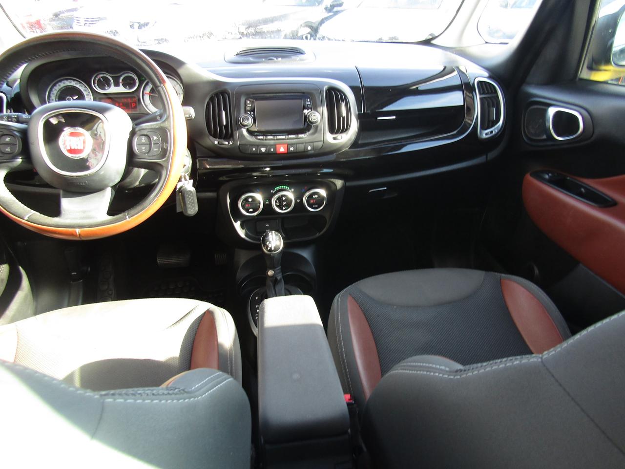 2014 Fiat 500L Trekking, Pano, Bluetooth, Heated Seats, Alloy, *Certified* Photo