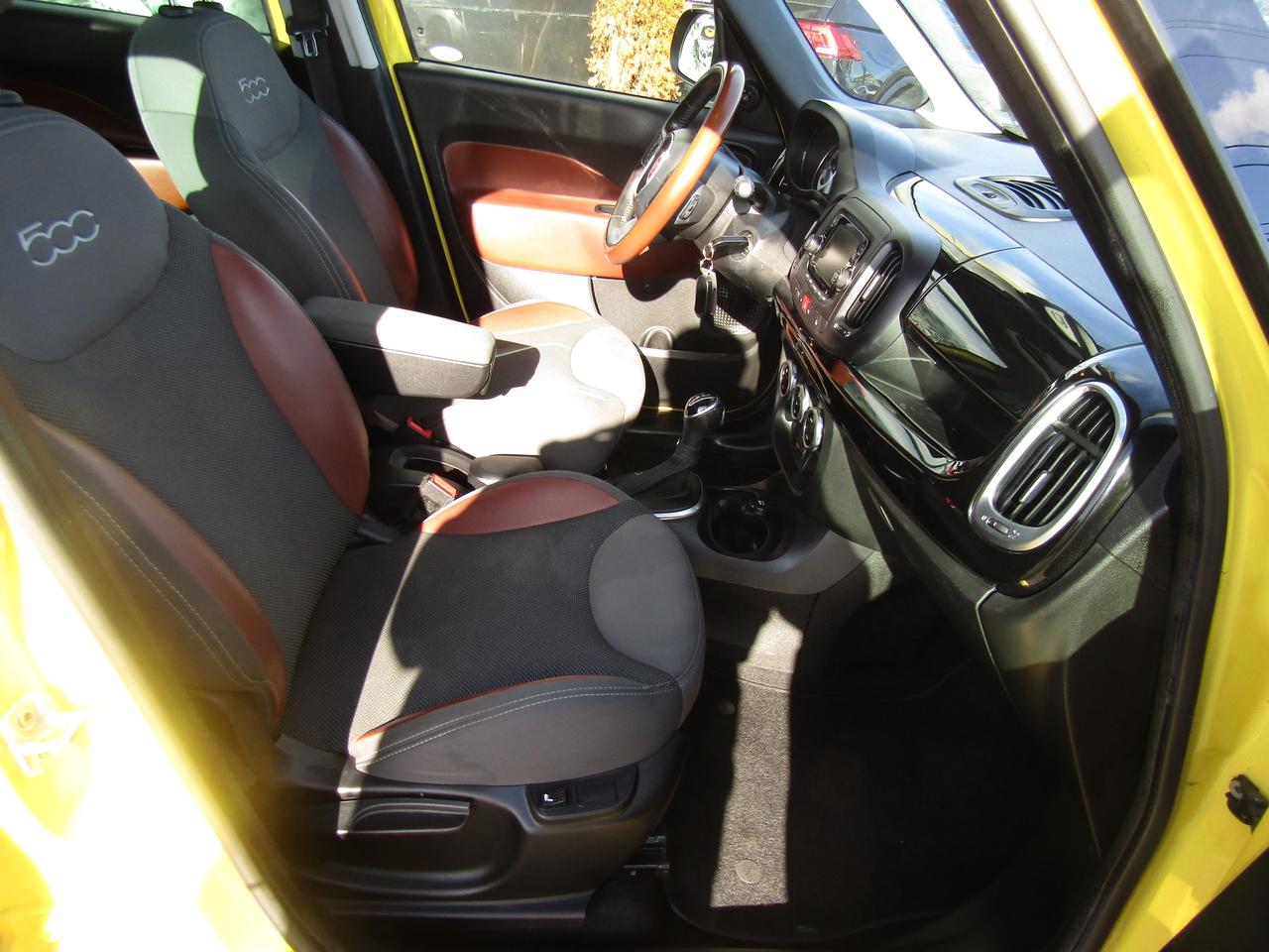 2014 Fiat 500L Trekking, Pano, Bluetooth, Heated Seats, Alloy, *Certified* Photo