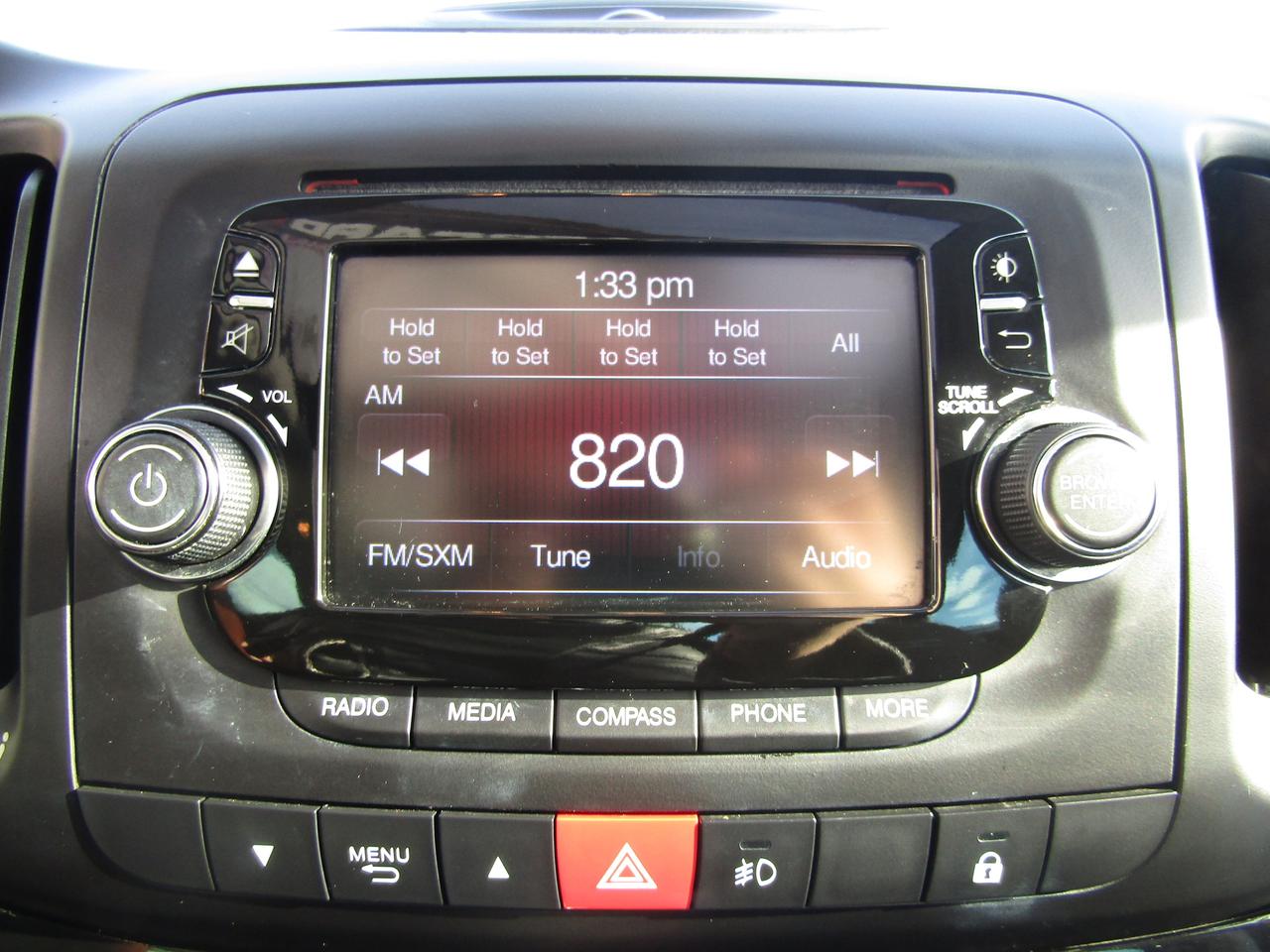 2014 Fiat 500L Trekking, Pano, Bluetooth, Heated Seats, Alloy, *Certified* Photo