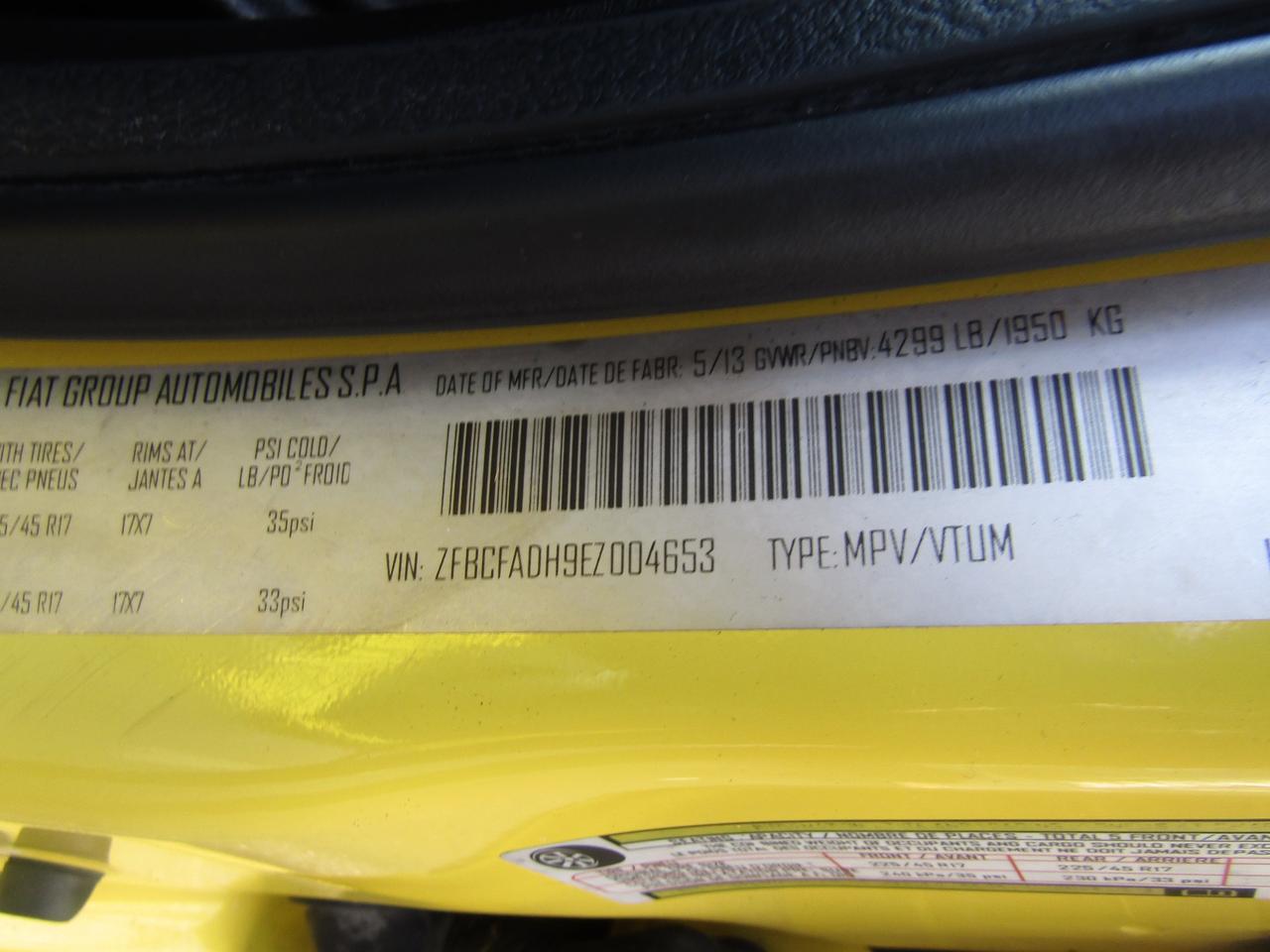 2014 Fiat 500L Trekking, Pano, Bluetooth, Heated Seats, Alloy, *Certified* Photo