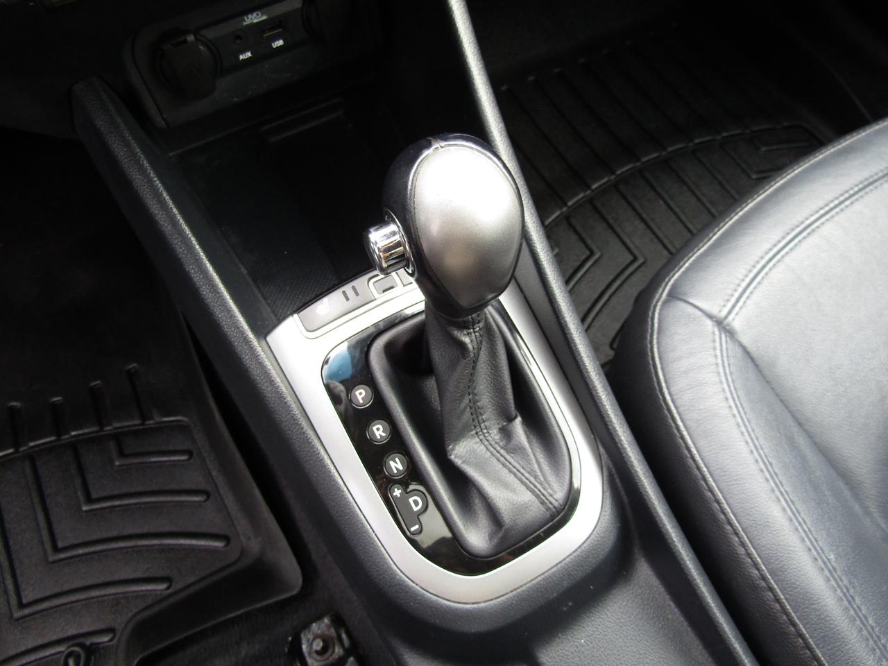 2013 Kia Rio SX, Sunroof, Camera, Bluetooth, Leather, Alloy, *Certified* Photo