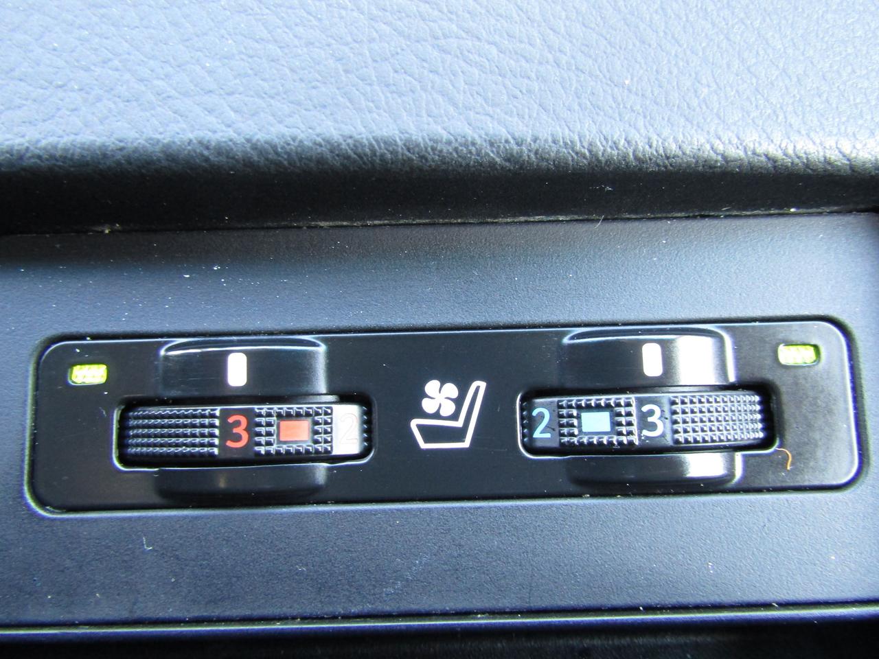 2010 Lexus RX 350 Prem, Awd, Sunroof, Leather, Cooled Seat, *Certified* Photo