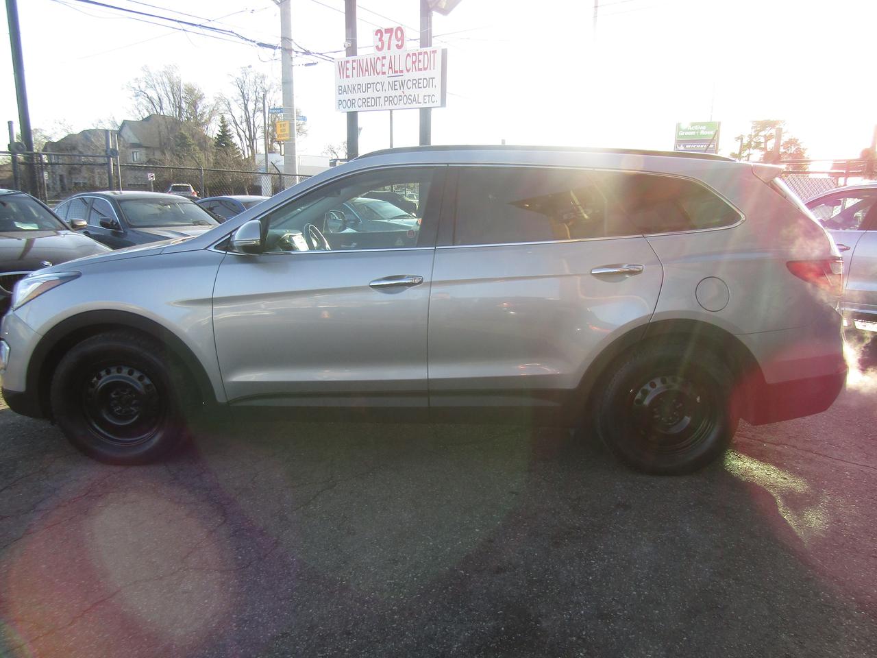 2013 Hyundai Santa Fe XL, 7Pass, AWD, Pano, Camera, Leather, Alloy, *AS-IS* Photo3