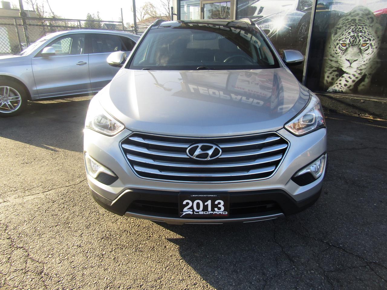 2013 Hyundai Santa Fe XL, 7Pass, AWD, Pano, Camera, Leather, Alloy, *AS-IS* Photo