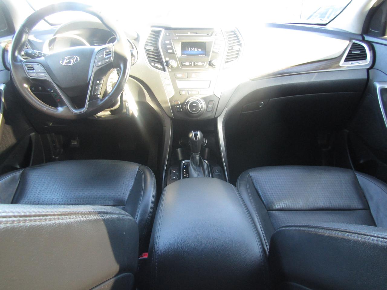 2013 Hyundai Santa Fe XL, 7Pass, AWD, Pano, Camera, Leather, Alloy, *AS-IS* Photo