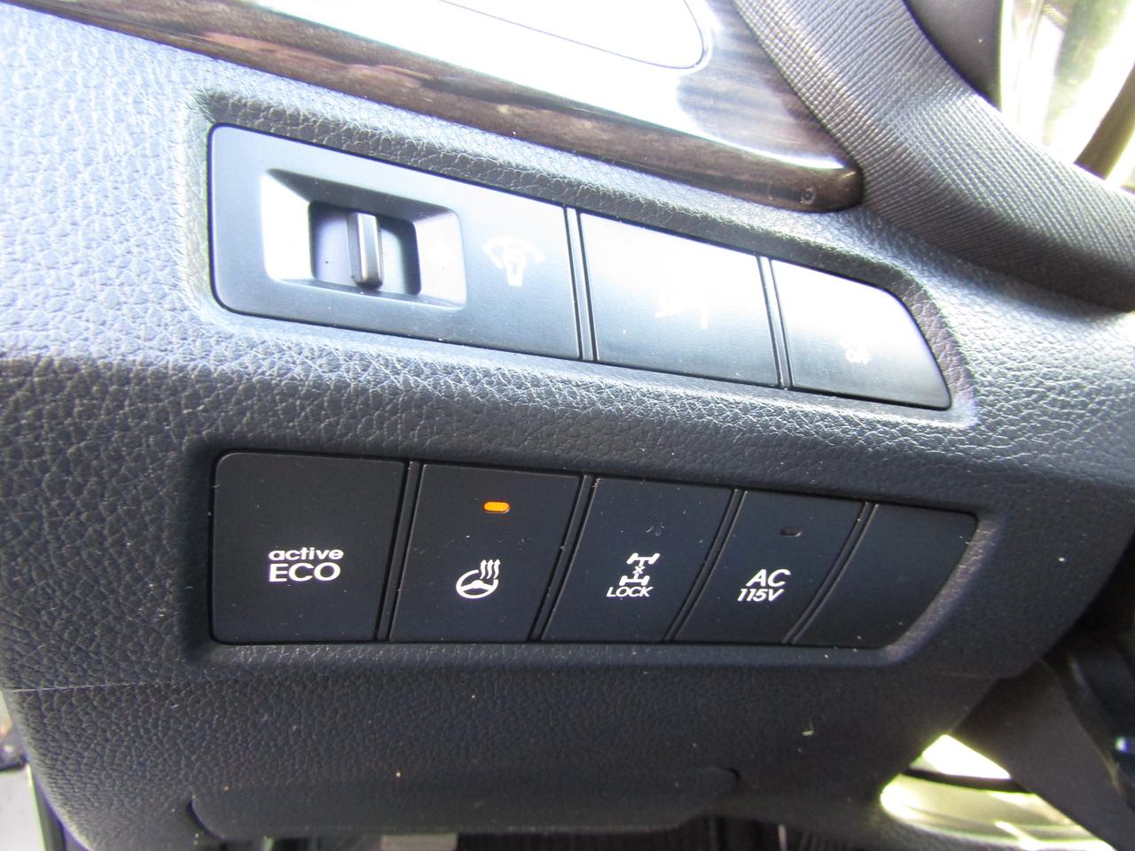 2013 Hyundai Santa Fe XL, 7Pass, AWD, Pano, Camera, Leather, Alloy, *AS-IS* Photo