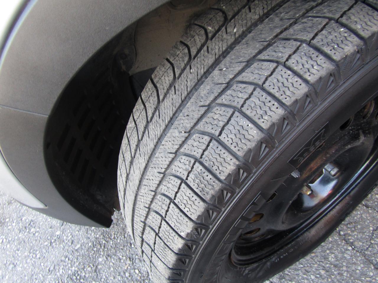 2013 Hyundai Santa Fe XL, 7Pass, AWD, Pano, Camera, Leather, Alloy, *AS-IS* Photo