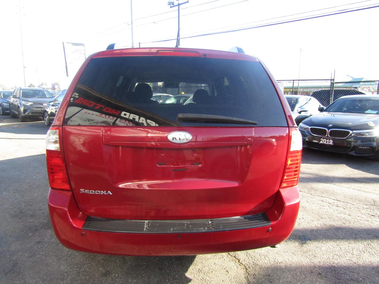 2010 Kia Sedona LX, 7Pass, Cruise Ctrl, Automatic Trans. *AS IS* Photo